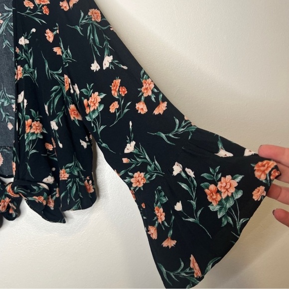 American Eagle Outfitters Floral Crop Top B78 - Picture 8 of 9